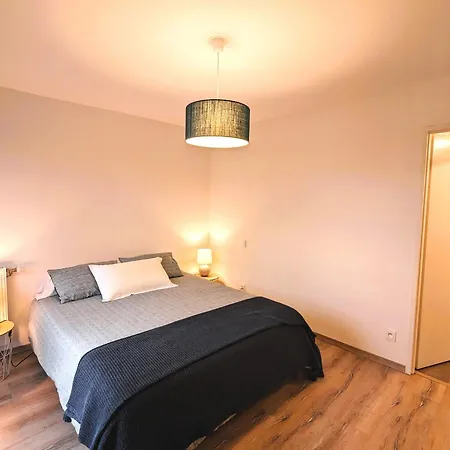 Beau T2 Avec Terrasse Sud, Proche Bassin, Commerces Et Activités, à - Fr-1-420-139 Appartement